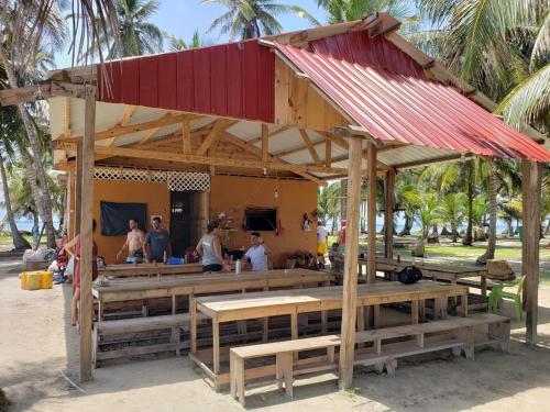 المطعم, Private Room in San Blas Islands PLUS meals in El Porvenir