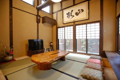 Three-Bedroom Apartment room in Yamagata Kyomachi Hatago Nishijin