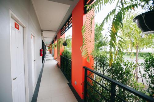 Entrance, Smart Hotel near Wat Saimai Lum Luk Ka