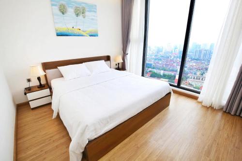 Apartment with Lake View image 4