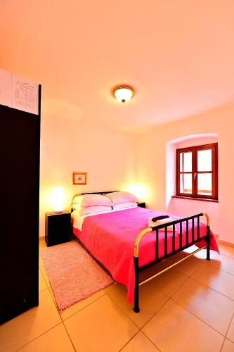 One-Bedroom Apartment with Balcony image 9