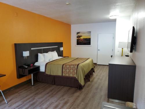 Days Inn by Wyndham Lexington - image 7