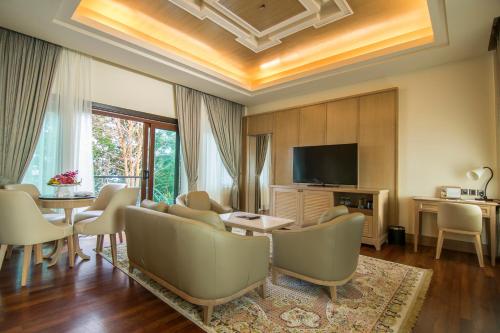 Guestroom, Royale Chulan Cherating Villa in Cherating