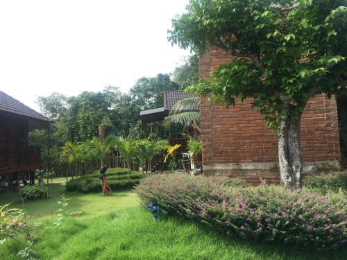 Anna Pham Bungalow - Friendly Local - 정원