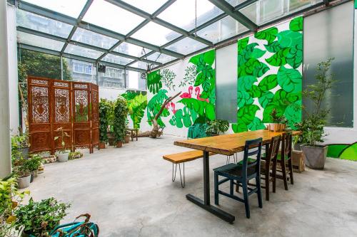 Bar/lounge, HOME++ Xi'an                                                                               near Chaoyangmen Metro Station