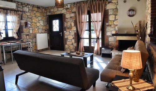  Have a fabulous vacation in Chalkidi with your family and stay here! in Psakoudia