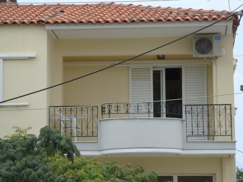  For a great vacational experience in Chalkidi, this apartment is a great choice. in Psakoudia