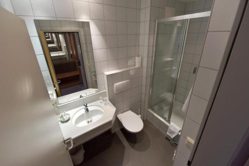 Double Room image 5