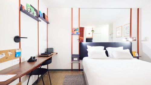 French Theory - main image