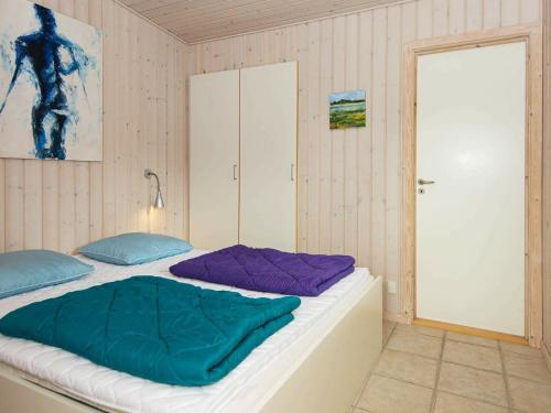 Three-Bedroom Holiday home in Knebel 18 - image 3