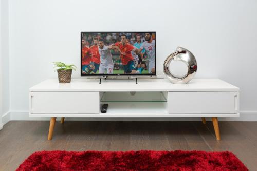 Luxury Central London Apartment - image 14