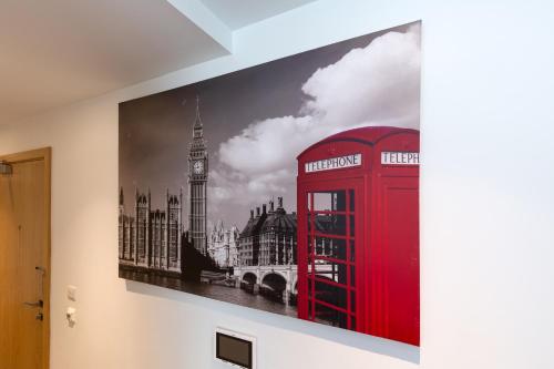 Luxury Central London Apartment - image 12