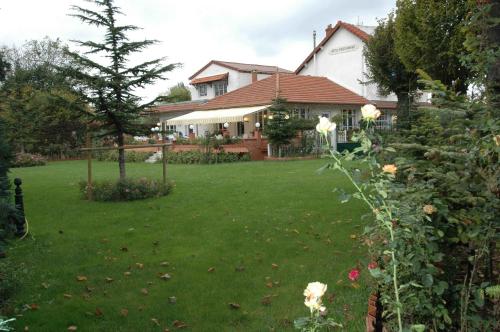 Hôtel Restaurant Maison Blanche - main image