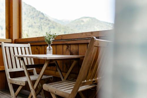 ระเบียง/ชานเรือน, Hotel Gasthof Adler in สคอปเปอร์เนา