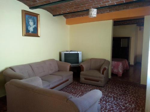 Two-Bedroom House image 2