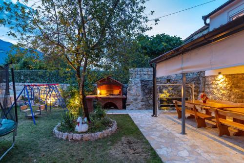 Villa POQUITO, heated pool - Zagvozd, Makarska region in Rašćane