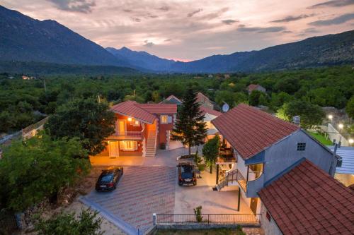 Viesnīcas āriene, Villa POQUITO, heated pool - Zagvozd, Makarska region in Rašćane