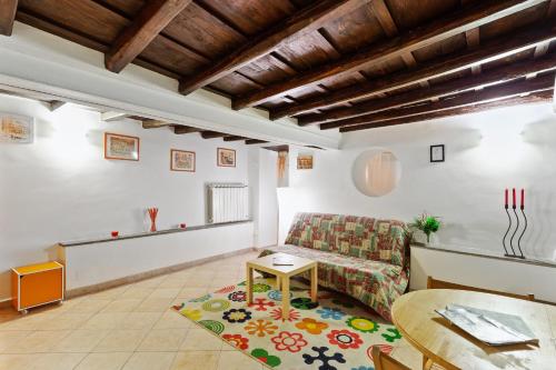  Spacious 1 Bed Apt, Sleeps 4 nr Centro, Pension in Rom