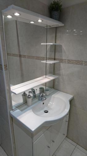 6 bedrooms seaview house Old Town - image 13