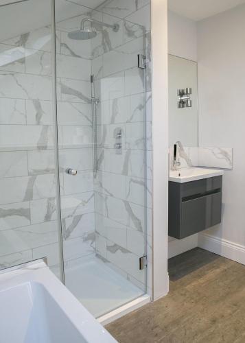 Sanderson Suites - image 3