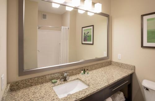GrandStay Hotel & Suites - image 5