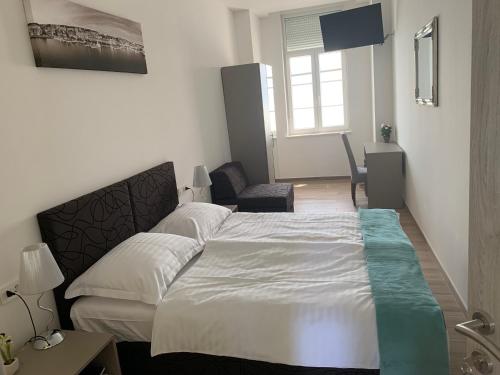 1 double bed, 1 sofa bed
