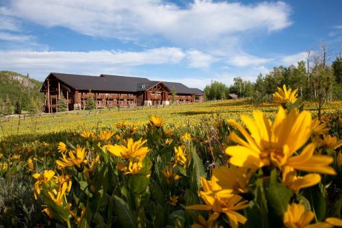 Daniels Summit Lodge