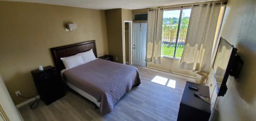 Travel Inn Fort Pierce – Fort Pierce, FL