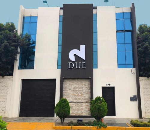Due, Trujillo