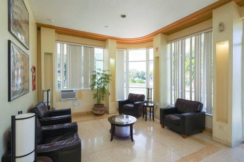 Beautiful Waterfront Apartment in MIAMI BEACH! - image 8