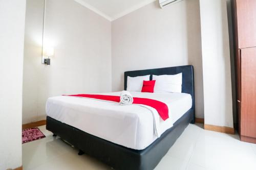 Reddoorz Plus At Samratulangi Manado Manado Book Your - 