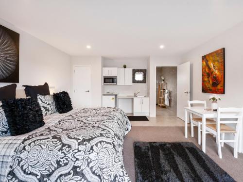 Dunrovin Motel Taupo New Zealand