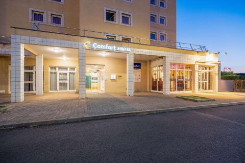 Comfort Hotel Montlucon - image 2