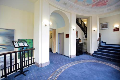 Hotel Viktoria - image 4
