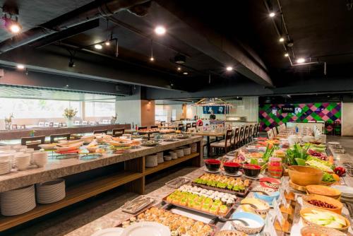 อาหารและเครื่องดื่ม, โรงแรมฟูรามา สีลม กรุงเทพฯ (Furama Silom Hotel Bangkok) near สถานีรถไฟฟ้าใต้ดินสามย่าน