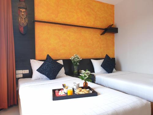 2 twin beds