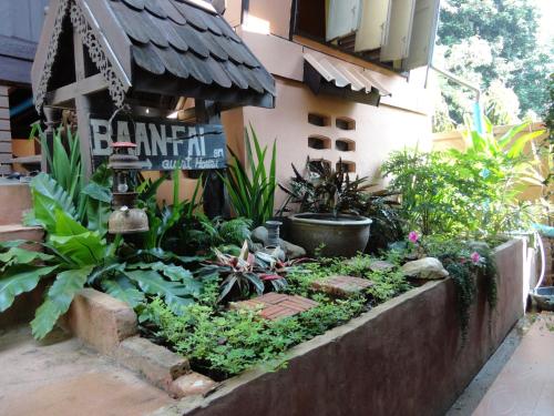 Garden, Baan Fai Guesthouse in Wiang