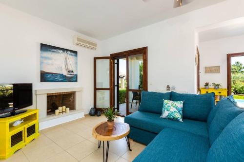 Villa Pyramus with Private Pool gîte à louer Kambiá