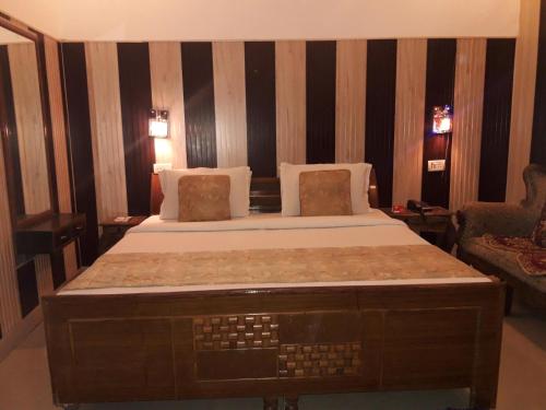 Hotel Golden Woods - image 4