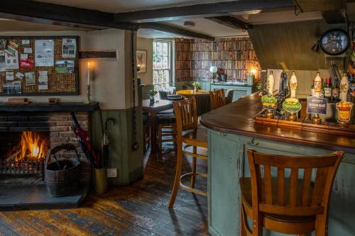 The White Lion Soberton - image 4