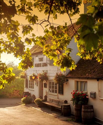 The White Lion Soberton - image 8