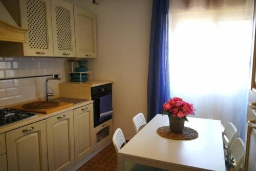  Holiday home Vicolo II Roma, Pension in Tresnuraghes