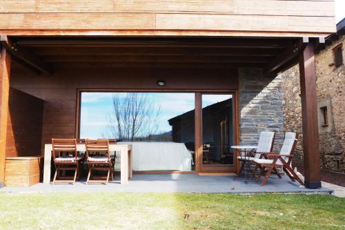  La casa de santa Cecilia Naturaleza, piscina y jardín in Bellver de Cerdanya 