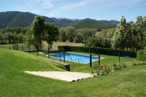  La casa de santa Cecilia Naturaleza, piscina y jardín, Pension in Bellver de Cerdanya 