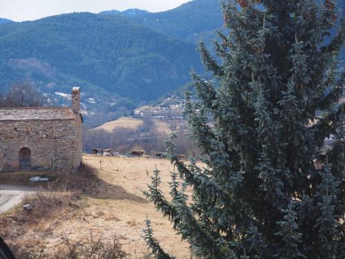  La casa de santa Cecilia Naturaleza, piscina y jardín in Bellver de Cerdanya 
