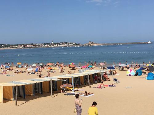 ZIBURU TERRASSE PARKING TOUT A PIED SAINT JEAN DE LUz