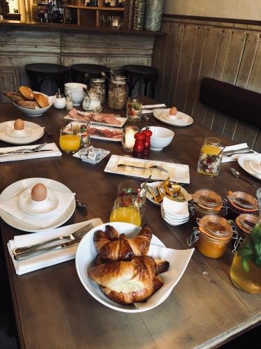 Food and beverages, B&B Gracht 62 in Statenkwartier