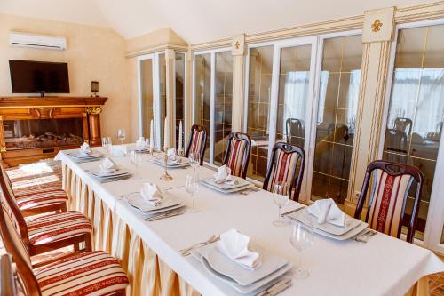 Галицька Корона in Vynnyky