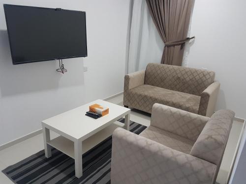One-Bedroom Apartment image 3