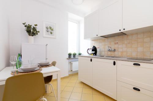 Chmielna Central Warsaw Apartment by BookingHost, Varšava (fotografie 2)